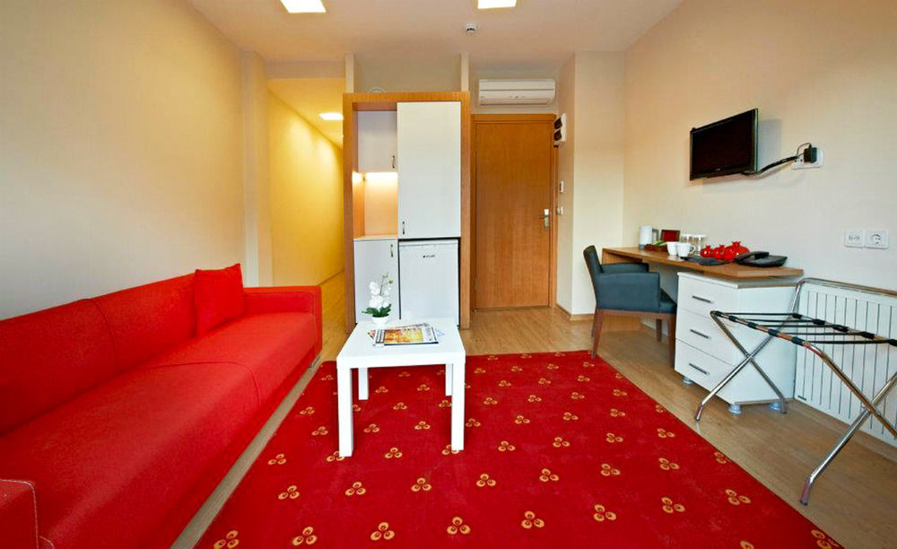 Hotel Plussuite Taksim 3*